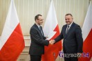 Burmistrz Grybowa podpisał umowę na dofinansowanie zakupu sprzętu ratowniczego w ramach Fudnuszu Sprawiedliwości. Gratuluje Mikołaj Pawlak.